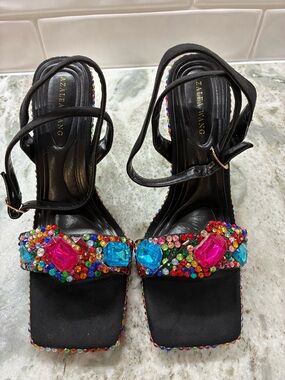 AZALEA WANG Black Jeweled Strappy Heels